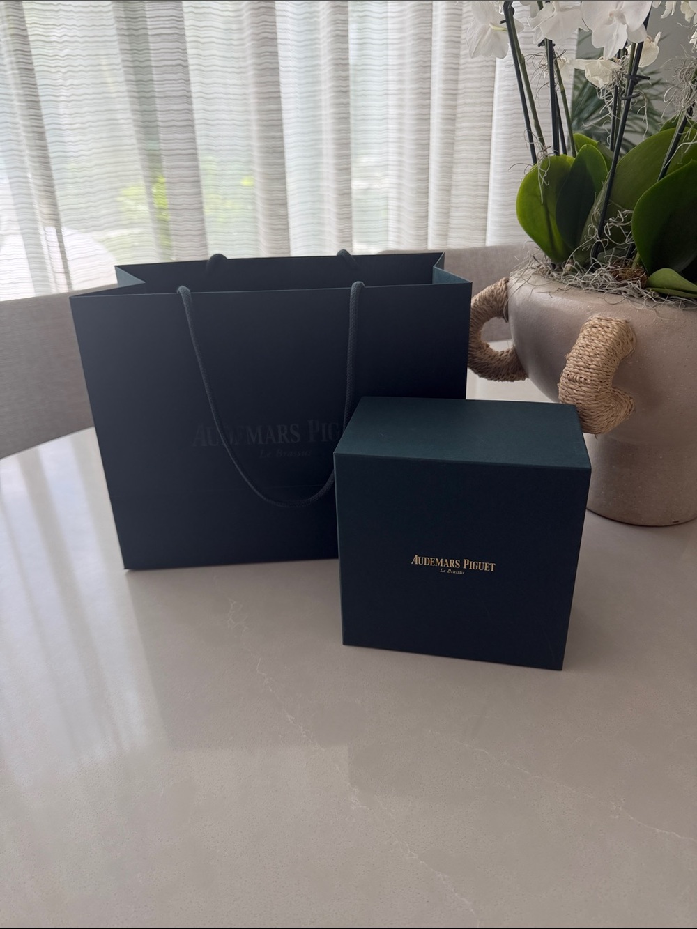 Audemars Piguet Dark Green Box and Shopping Bag with Gold Logo